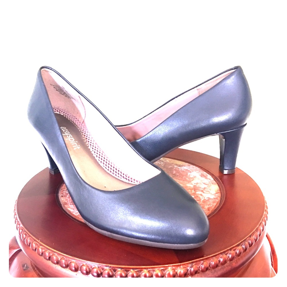 🎉👏HOST PICK👏🎉 EASY SPIRIT WOMEN’S PUMPS